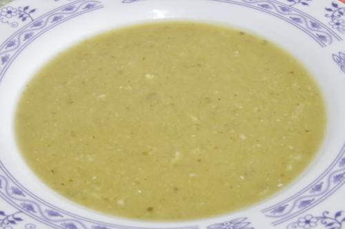 Kunratická hrachová polévka z uzeného vývaru – Snadné recept z Česko kuchyně, hotový za 30 - 45 minut